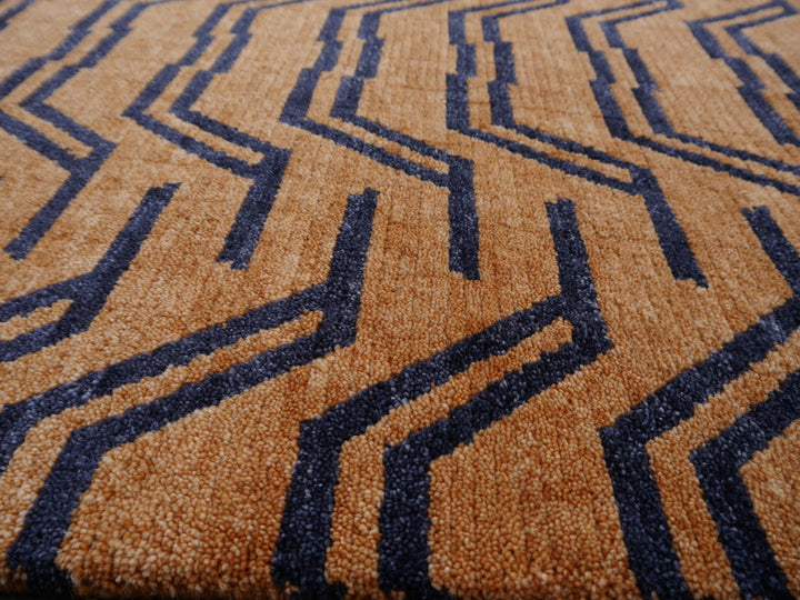 Tibetan Tiger Rug 6 x 3 ft hand-knotted
Exclusive Tibetan Tiger rug, hand-knotted from wool, Rug No.: 16084