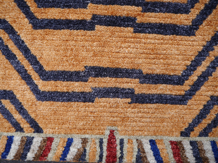 Tibetan Tiger Rug 6 x 3 ft hand-knotted
Exclusive Tibetan Tiger rug, hand-knotted from wool, Rug No.: 16084
