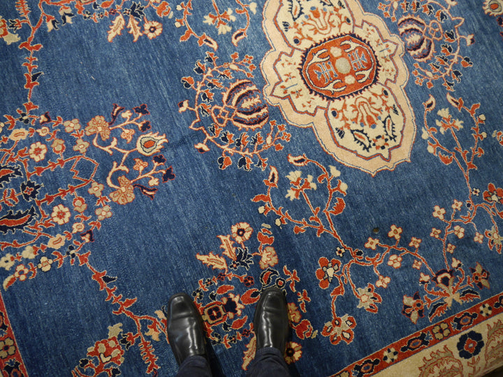 Samsun Collection Vintage Premium Turkish Rug 11 X 9 Ft Hand Knotted

An authentic Samsun Collection Vintage Premium Turkish Rug with finest hand-spun wool and natural dyes.
Samsun Collection rugs are among the best rugs made in Turkey in the late 1990´s.&nbsp;