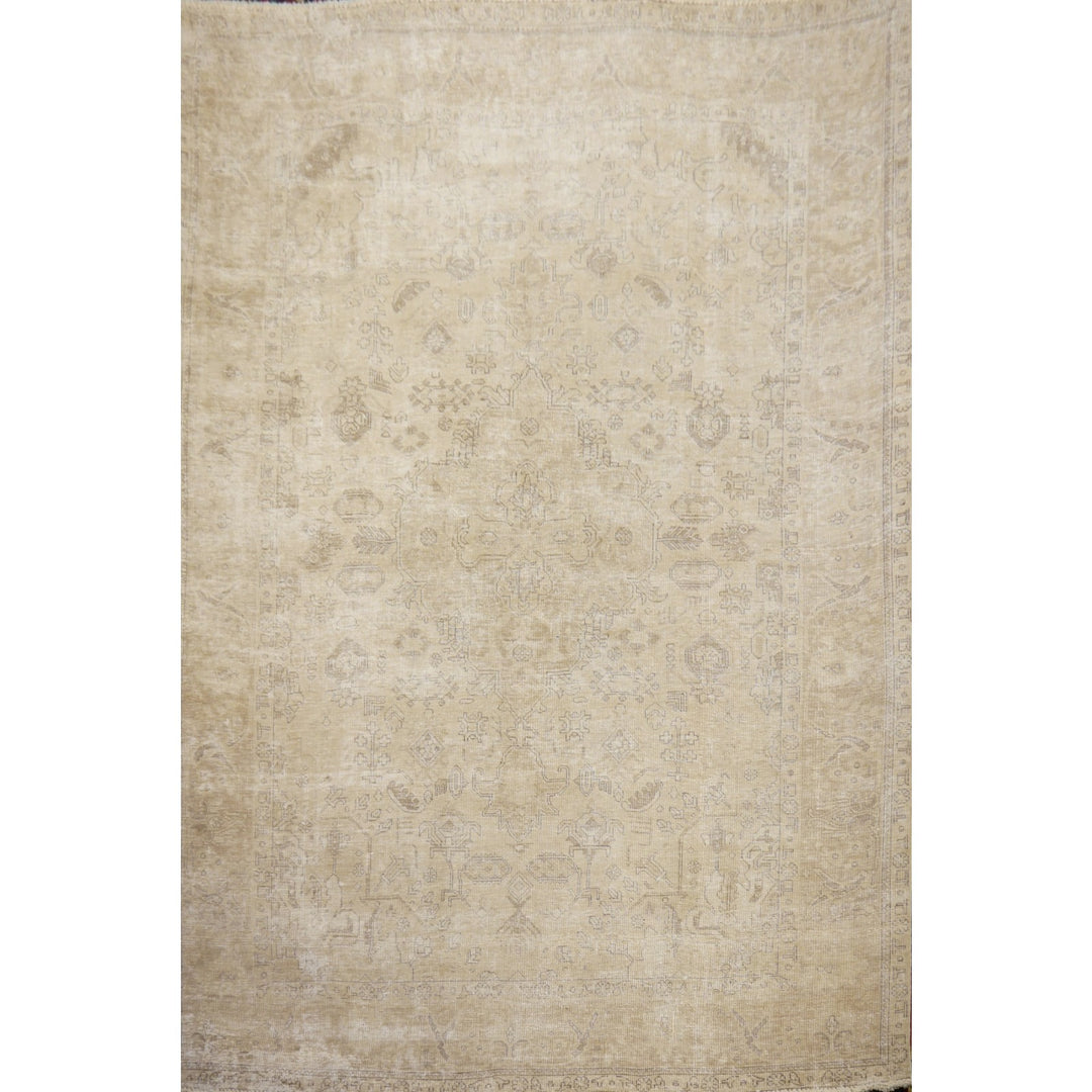 Vintage Persian Rug 9.0 x 6.5 ft – Hand-Knotted Muted Elegance