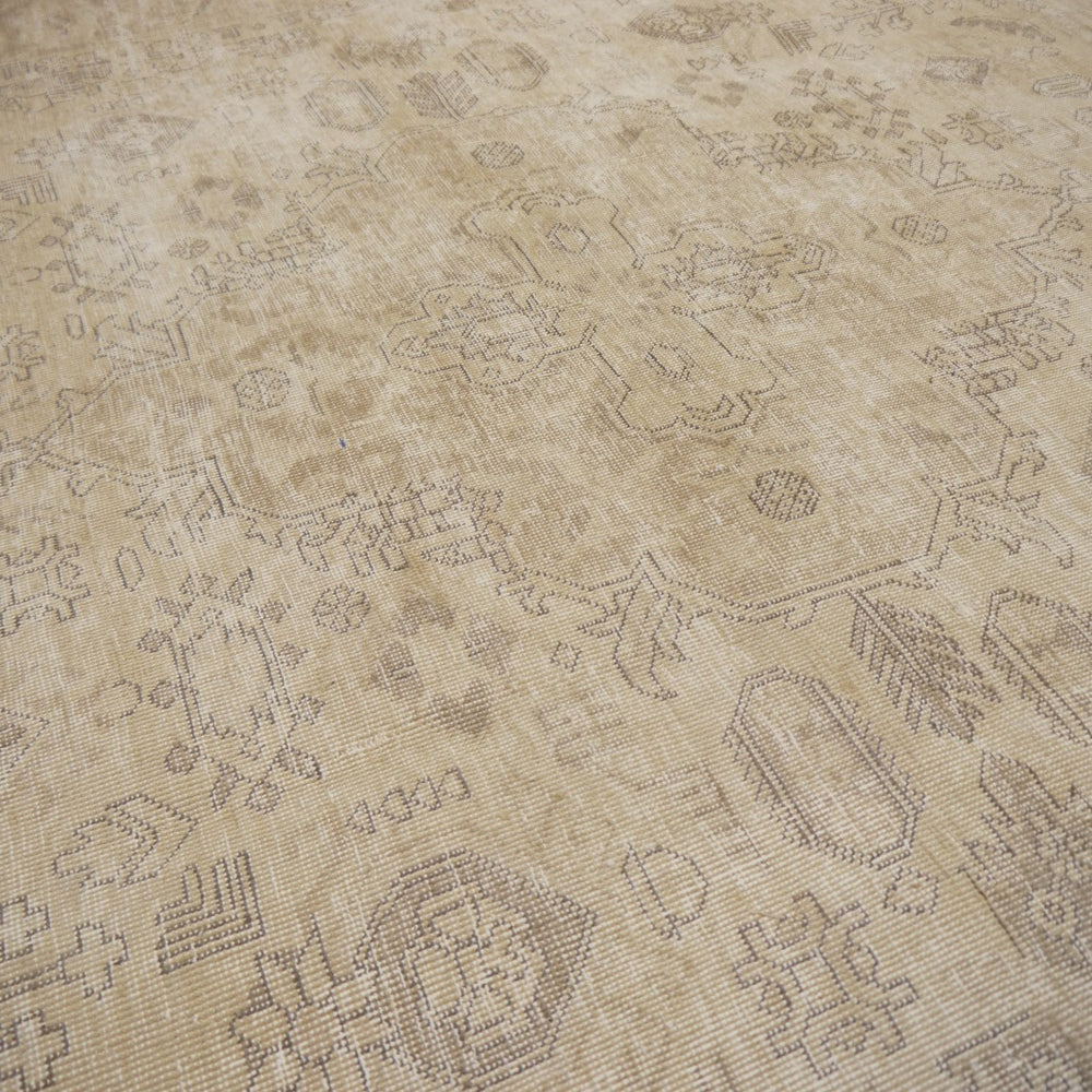 Vintage Persian Rug 9.0 x 6.5 ft – Hand-Knotted Muted Elegance