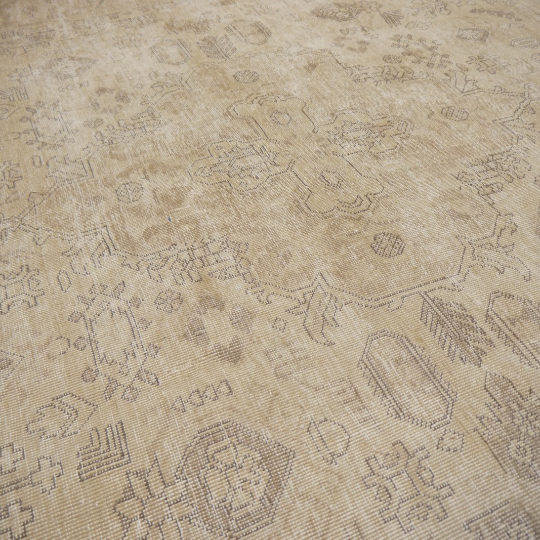 Vintage Persian Rug 9.0 x 6.5 ft – Hand-Knotted Muted Elegance
