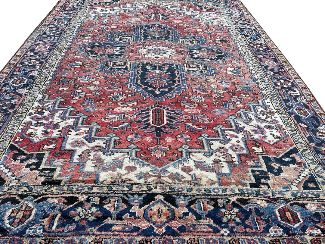 Vintage Heriz Rug Muted 7.6 x 11 ft hand knotted 340 x 230 cm, Excellent condition, perfect rug for a dining room or a living room. Djoharian Collection 16434.