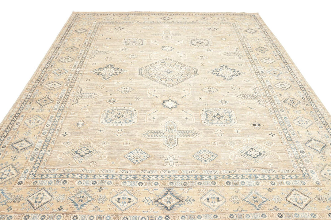 Shirvan Royal extra fine rug 8x10 ft hand knotted in Afghanistan 16451069
Afghan Shirvan rug 8x10 ft - 250 x 300 cm in a subtle pattern and design - ideal for the living room or dining room.