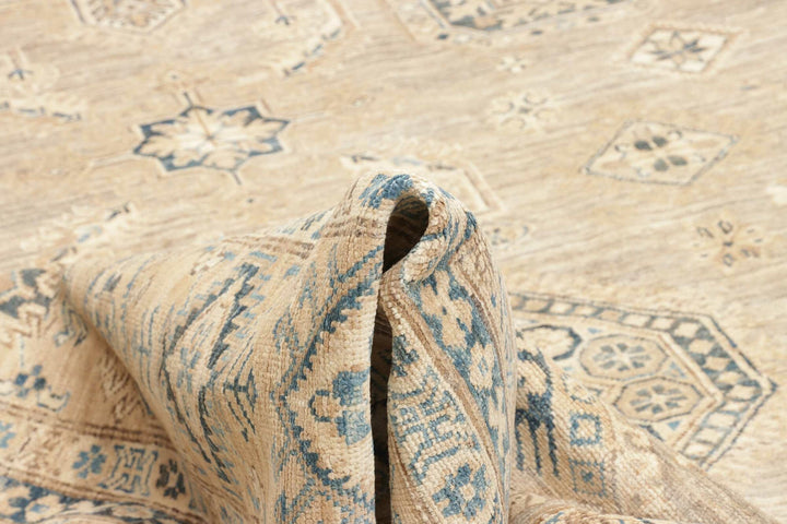 Shirvan Royal extra fine rug 8x10 ft hand knotted in Afghanistan 16451069
Afghan Shirvan rug 8x10 ft - 250 x 300 cm in a subtle pattern and design - ideal for the living room or dining room.3