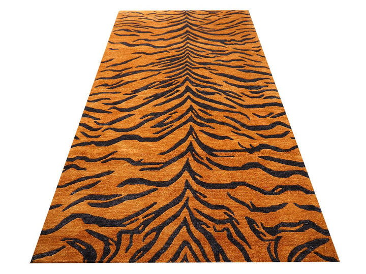 Tibetan rug Tiger 6 x 3 ft silk wool hand-knotted. Very fine quality "Elegance" 66% silk 34% Wool, Djoharian Collection 16469