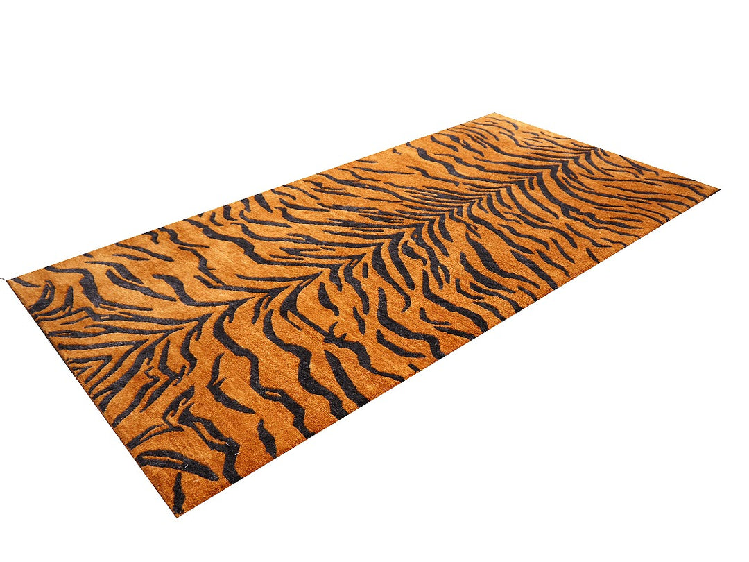 Tibetan rug Tiger 6 x 3 ft silk wool hand-knotted. Very fine quality "Elegance" 66% silk 34% Wool, Djoharian Collection 16469