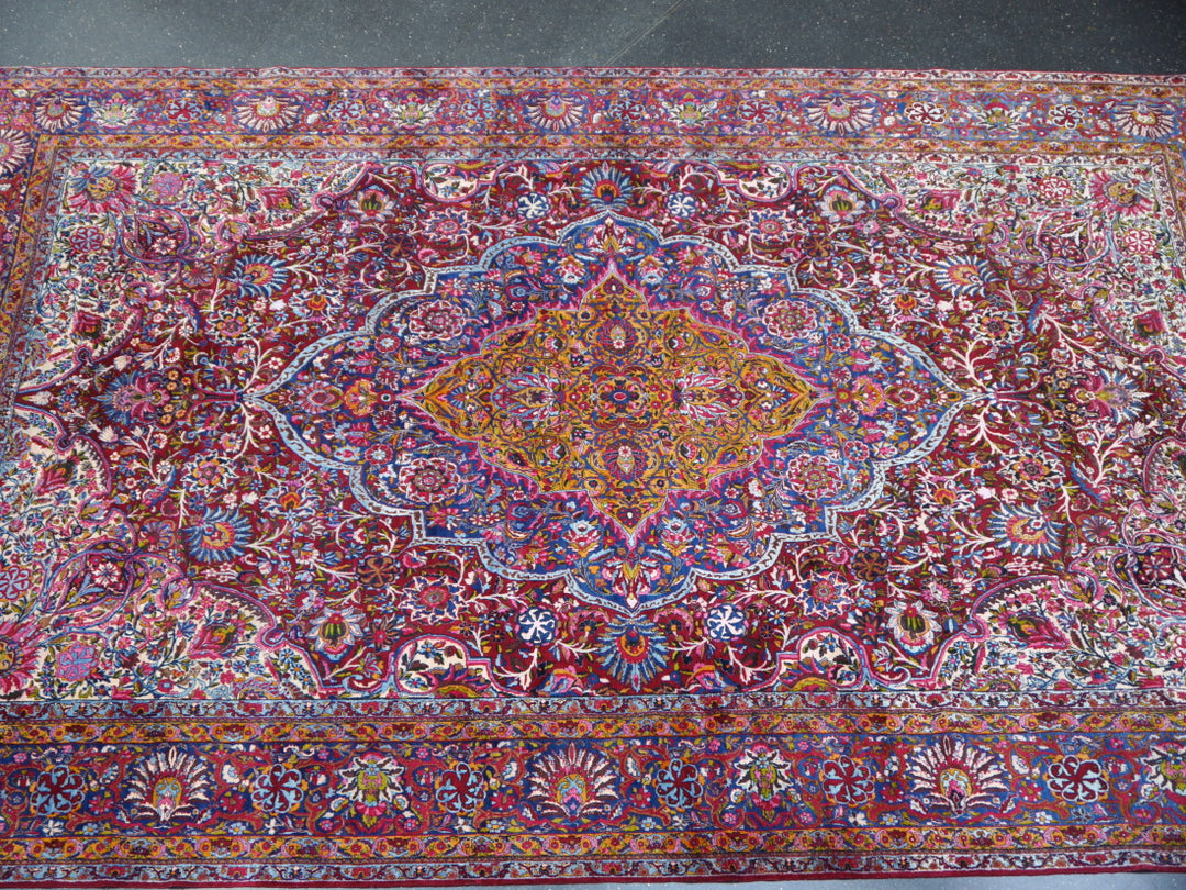 Antique Kirman Yazd palace rug 22.3 x 15.4 ft 680 x 470 cm hand-knotted
Rare and fine palace rug Kirman Yazd oversized carpet in large format and excellent condition. TOP piece. Djoharian Collection