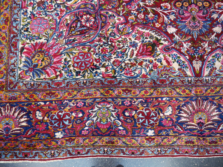 Antique Kirman Yazd palace rug 22.3 x 15.4 ft 680 x 470 cm hand-knotted
Rare and fine palace rug Kirman Yazd oversized carpet in large format and excellent condition. TOP piece. Djoharian Collection