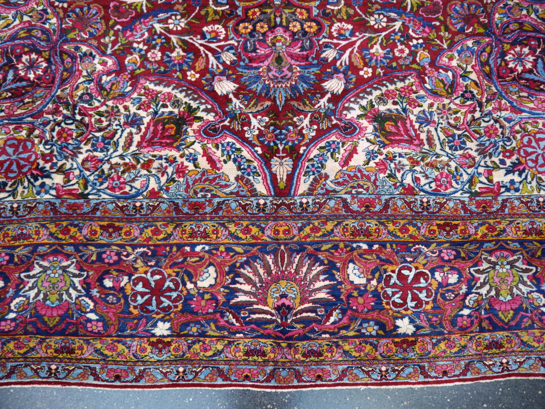 Antique Kirman Yazd palace rug 22.3 x 15.4 ft 680 x 470 cm hand-knotted
Rare and fine palace rug Kirman Yazd oversized carpet in large format and excellent condition. TOP piece. Djoharian Collection