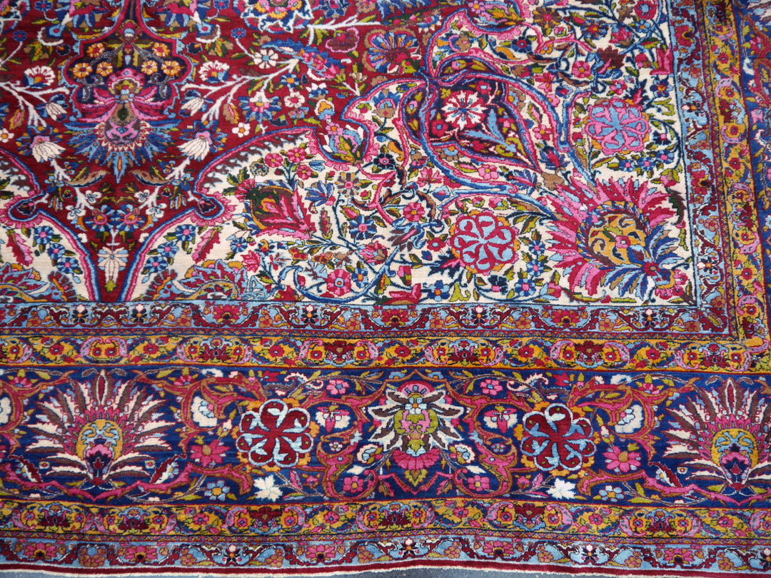 Antique Kirman Yazd palace rug 22.3 x 15.4 ft 680 x 470 cm hand-knotted
Rare and fine palace rug Kirman Yazd oversized carpet in large format and excellent condition. TOP piece. Djoharian Collection