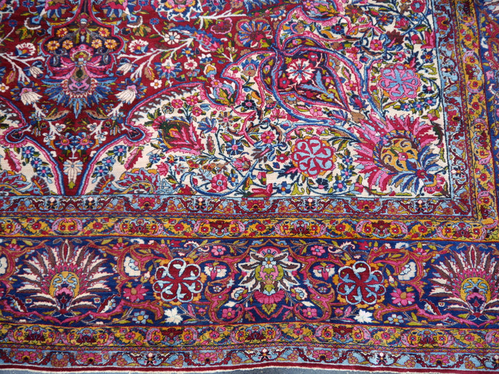 Antique Kirman Yazd palace rug 22.3 x 15.4 ft 680 x 470 cm hand-knotted
Rare and fine palace rug Kirman Yazd oversized carpet in large format and excellent condition. TOP piece. Djoharian Collection