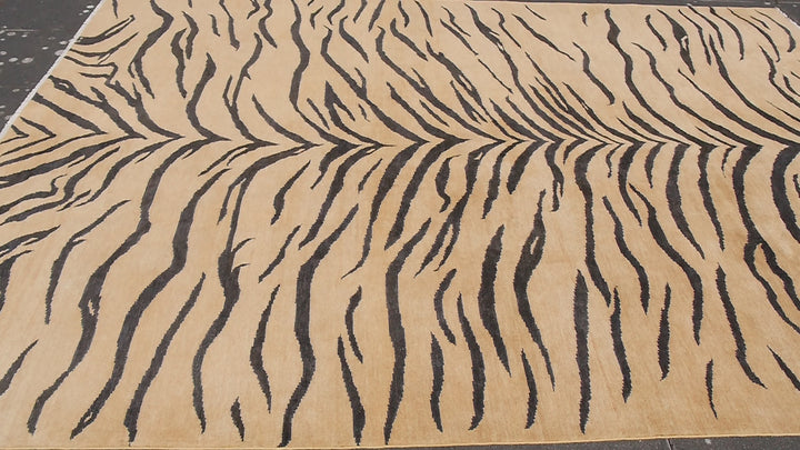 16230 Tiger Rug 11.3 x 8.1 ft hand-knotted